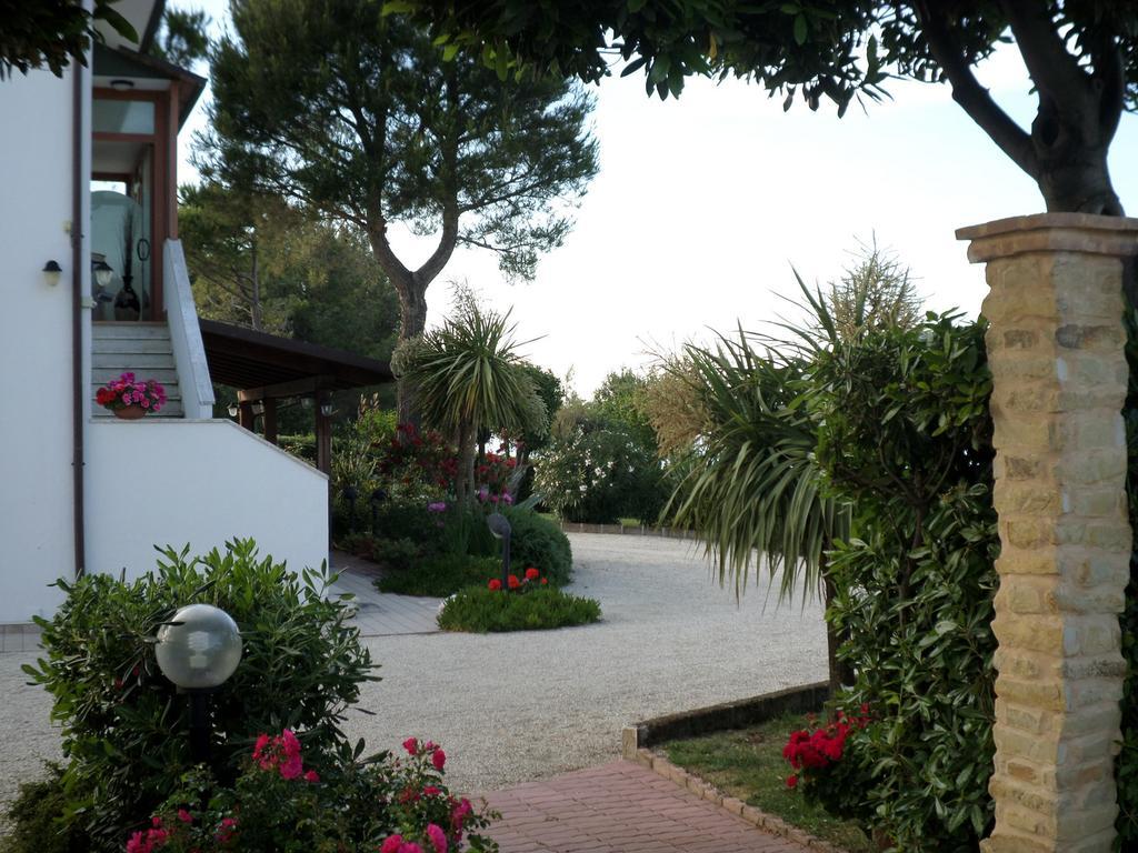Bed And Breakfast " Il Tesoro Di Mario " Falconara Marittima Exterior photo